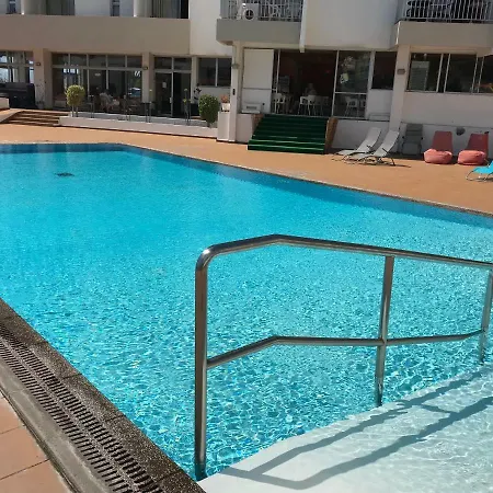 Apartamentos Do Mar Funchal Фуншал